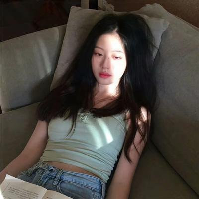 玉米田的小孩